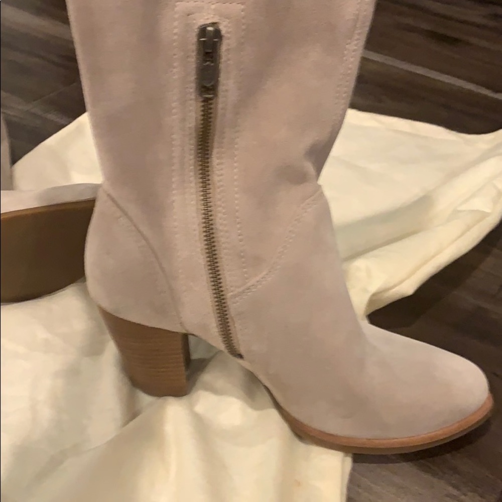 UGG Suede Zip Up Boot - Picture 4 of 7